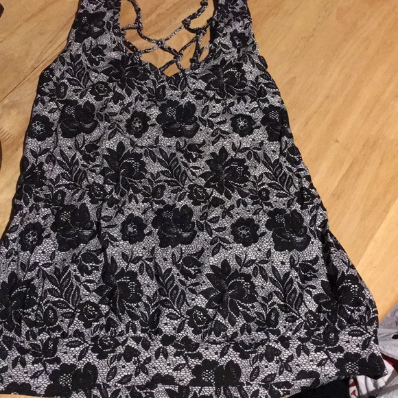 Size 10 top -stretchy - back open - Picture 2 of 4